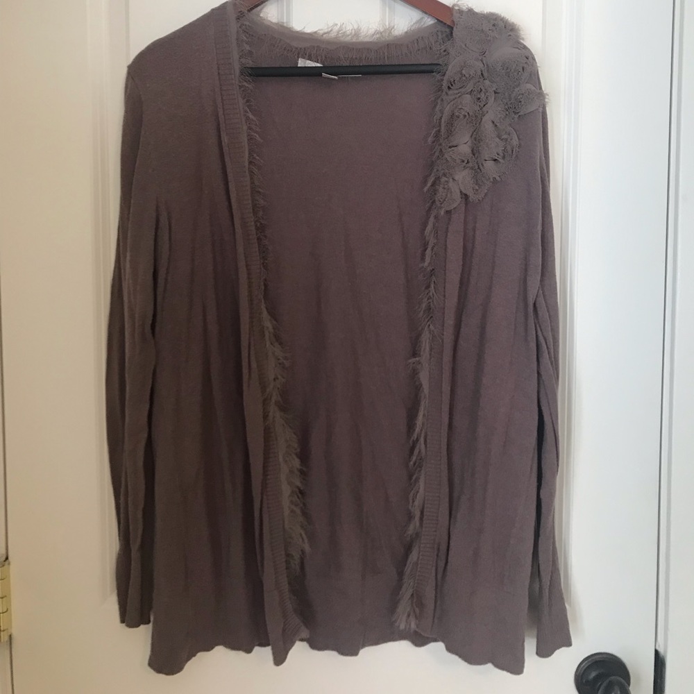Gray sweater with flowers and silk, Lauren Conrad